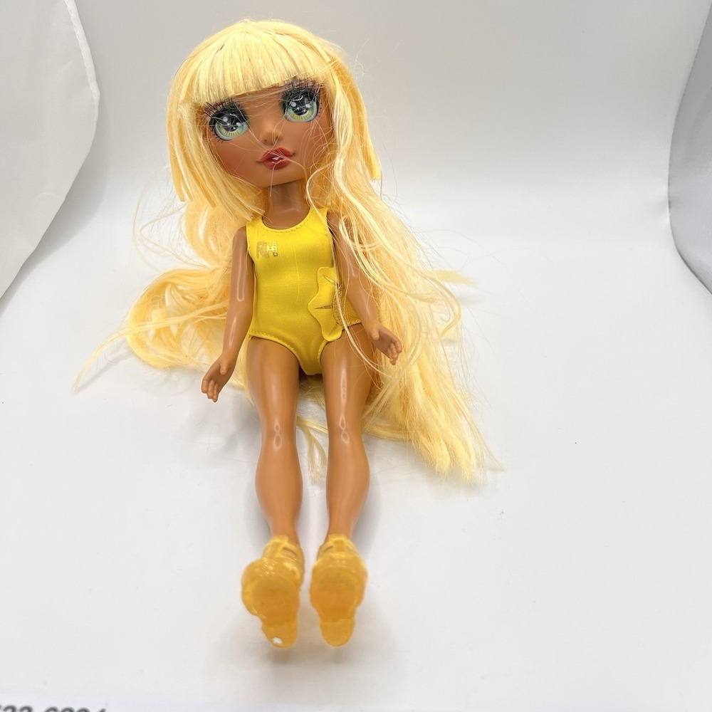 Rainbow High Swim & Style Sunny Fashion Toy Doll Yellow Swimsuit Heels Shoes